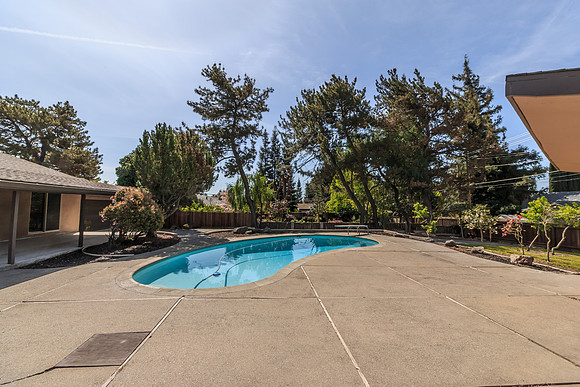 7009 Oakmont-026
