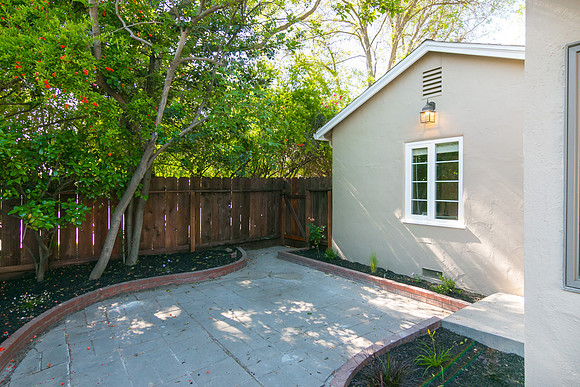 1048 Harvard-025