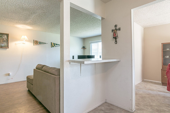 2808 Bateman -012