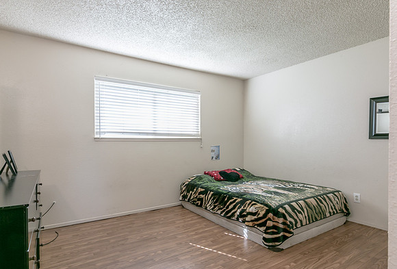 2808 Bateman -013