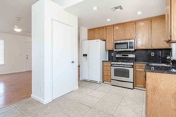 3917Hollywood14