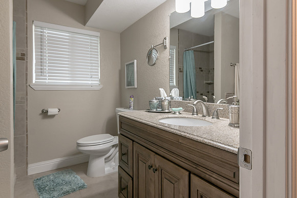 9435 Chisholm Way-022