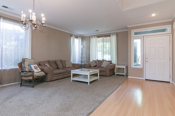 2440 Garrett -003