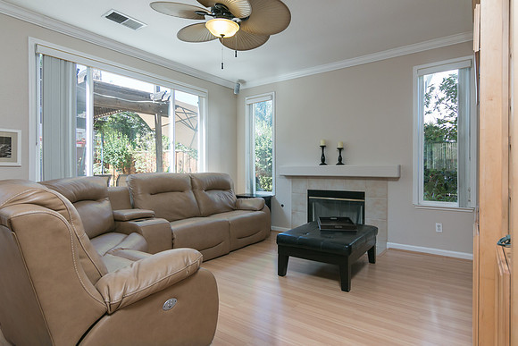 2440 Garrett -007
