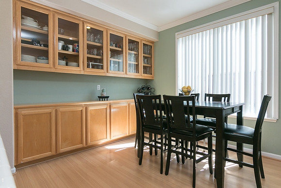 2440 Garrett -010