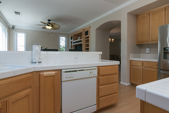 2440 Garrett -013