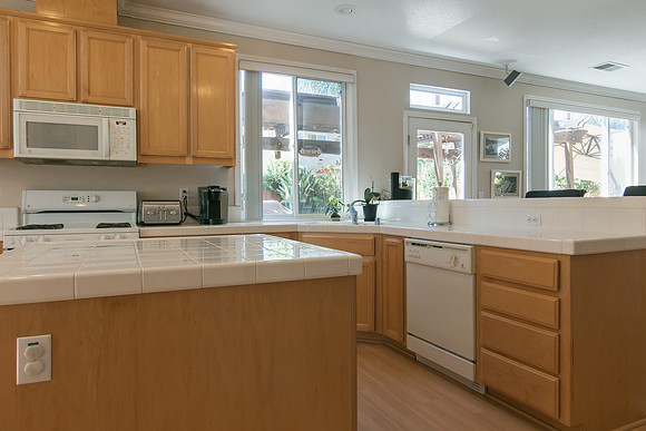 2440 Garrett -014