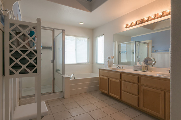 2440 Garrett -027