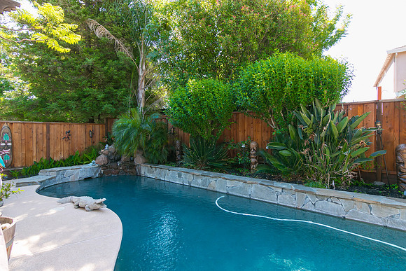 2440 Garrett -028