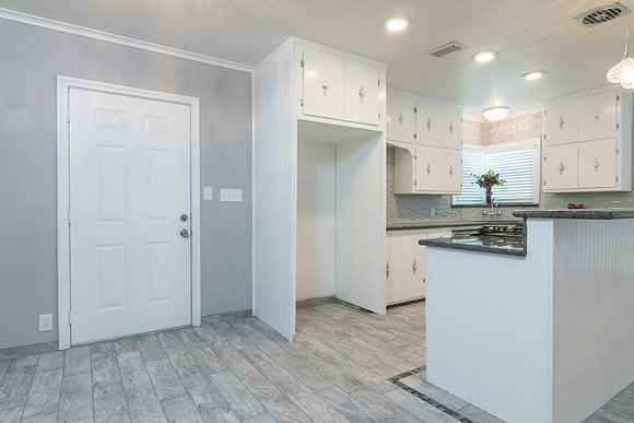 2123 Elmwood -005