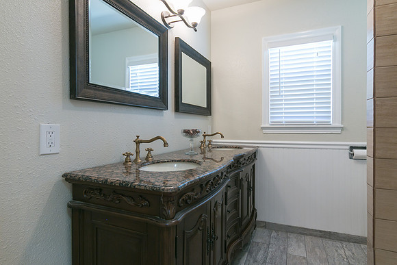 2123 Elmwood -008