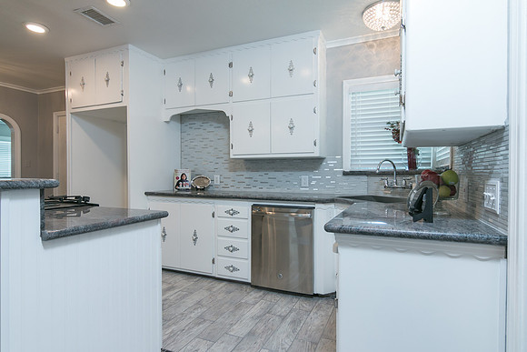 2123 Elmwood -010