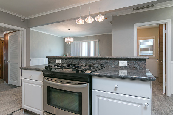 2123 Elmwood -012