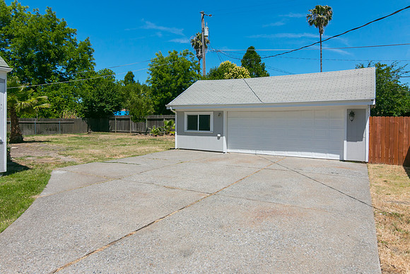 2123 Elmwood -023