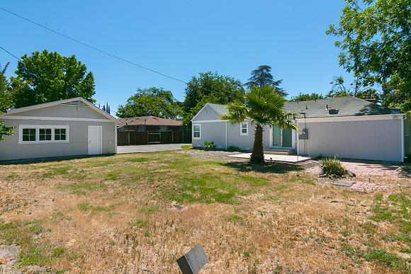 2123 Elmwood -025