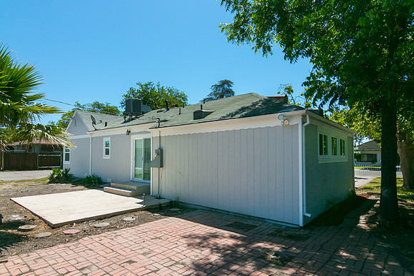 2123 Elmwood -026