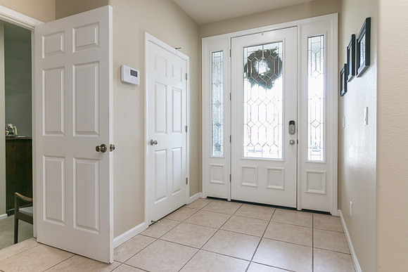 178 Kentucky Ct, Manteca-004