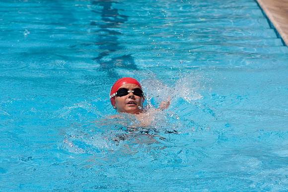 10Swim1048