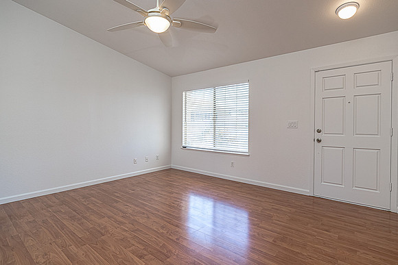3917Hollywood06