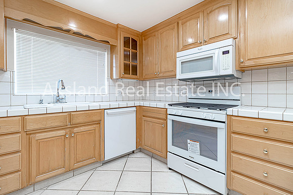 12415 Frontage 16