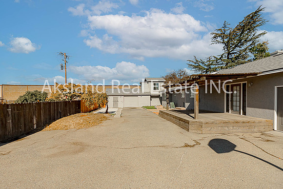 12415 Frontage 22