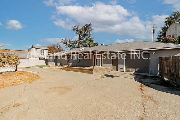 12415 Frontage 21
