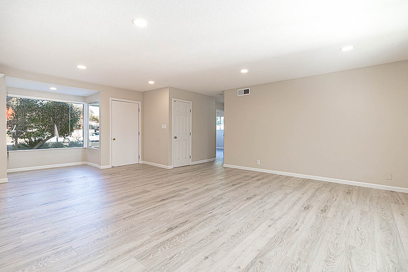 1506Linwood08
