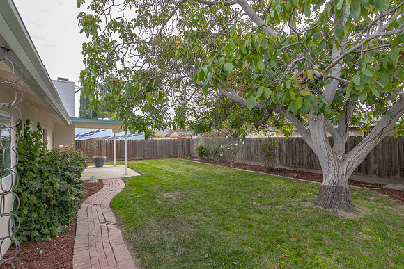 2216 Ridgeway Dr-026
