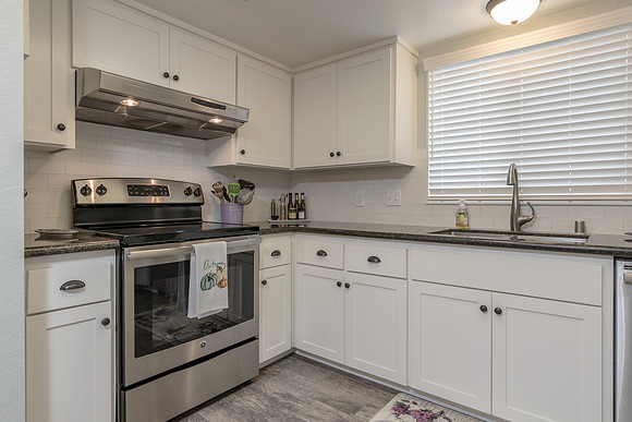 2216 Ridgeway Dr-016