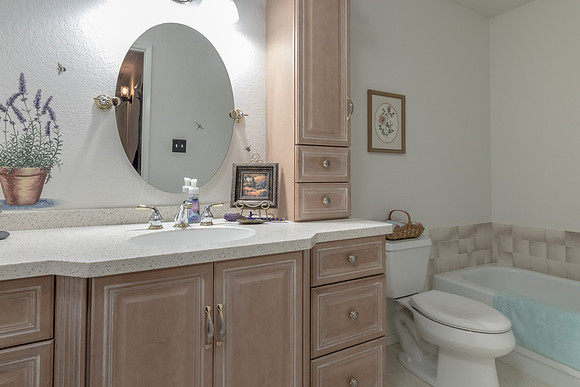 2216 Ridgeway Dr-022