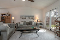 2216 Ridgeway Dr-008