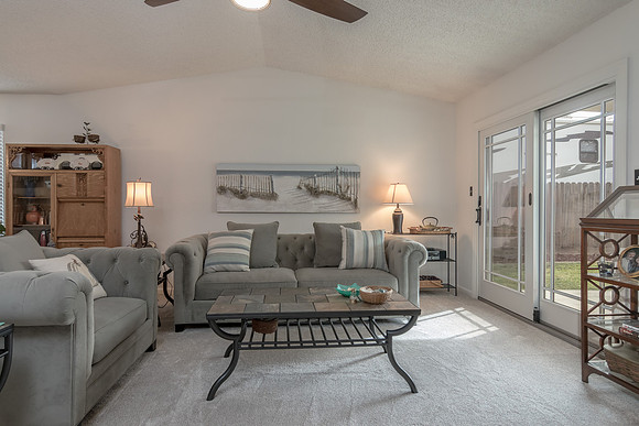 2216 Ridgeway Dr-008