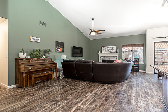 520Ninth12