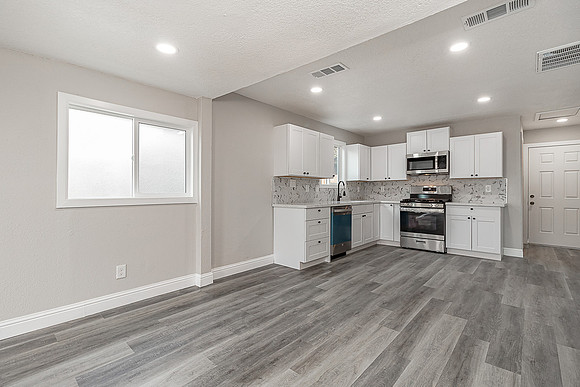 460Colfax25