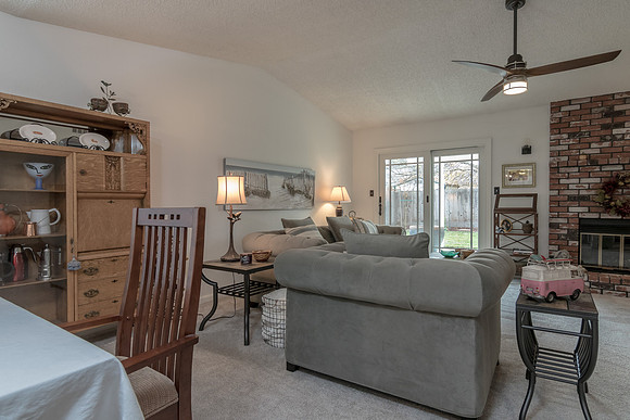 2216 Ridgeway Dr-013