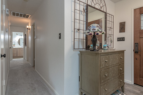2216 Ridgeway Dr-018