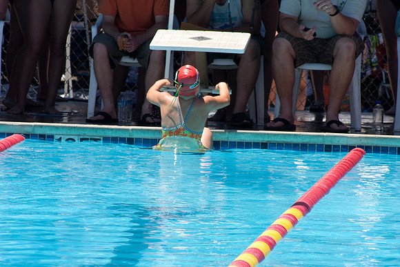10Swim1052