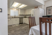 2216 Ridgeway Dr-012