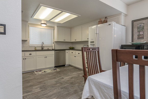 2216 Ridgeway Dr-012