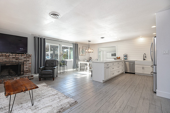 212 Birchwood09