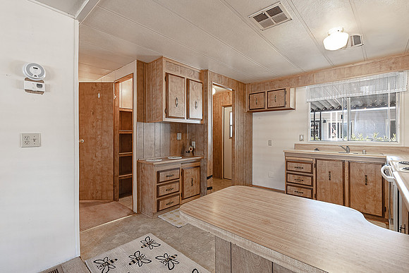 3933Lahaina13