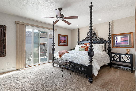 3300Colonial21