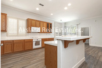 611Brookhurst08