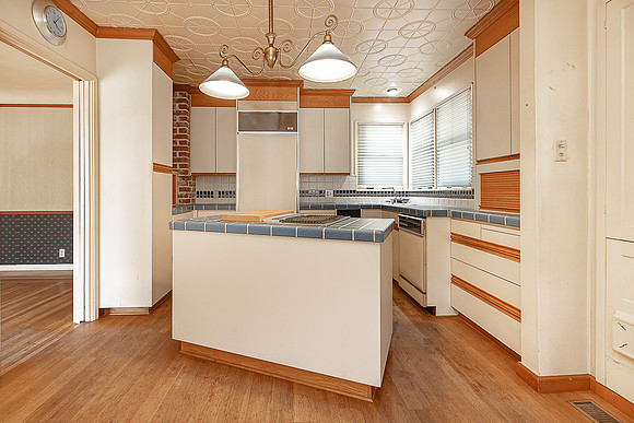 946 Sierra St13