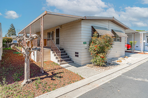 3933Lahaina03