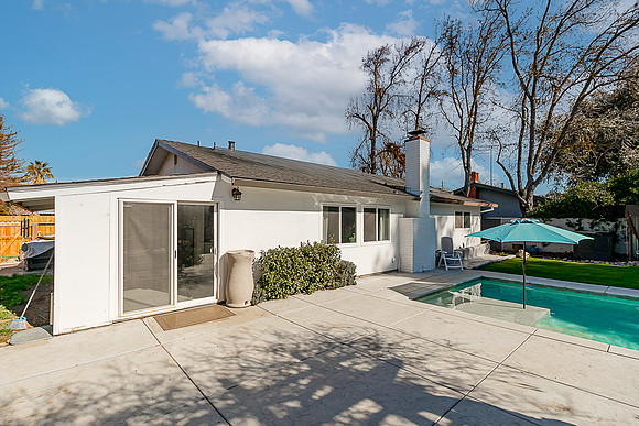 212 Birchwood26