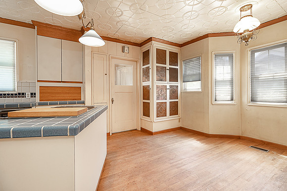 946 Sierra St11
