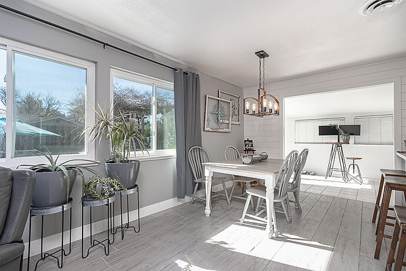 212 Birchwood11