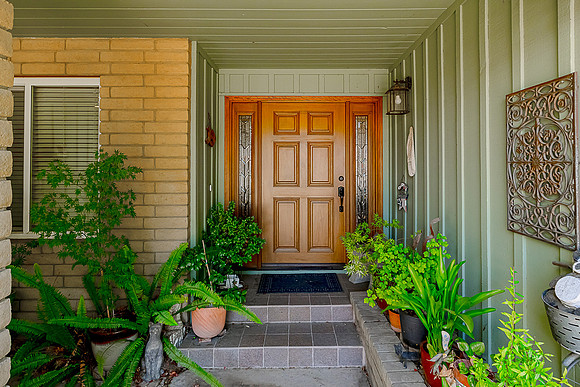 3840 Rexford 05
