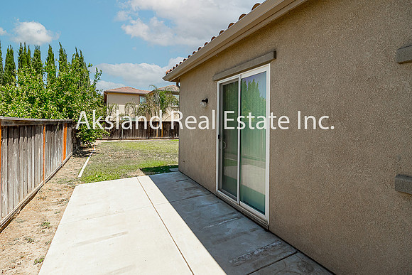 611Brookhurst21